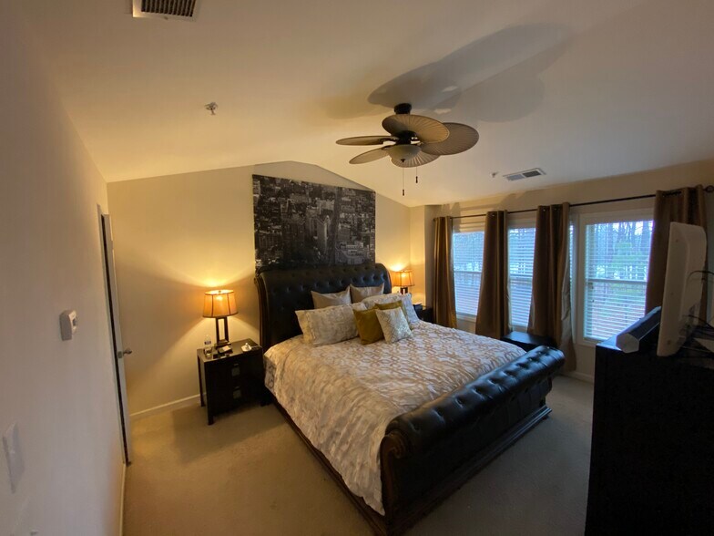 Building Photo - 1818 Caswell Pkwy