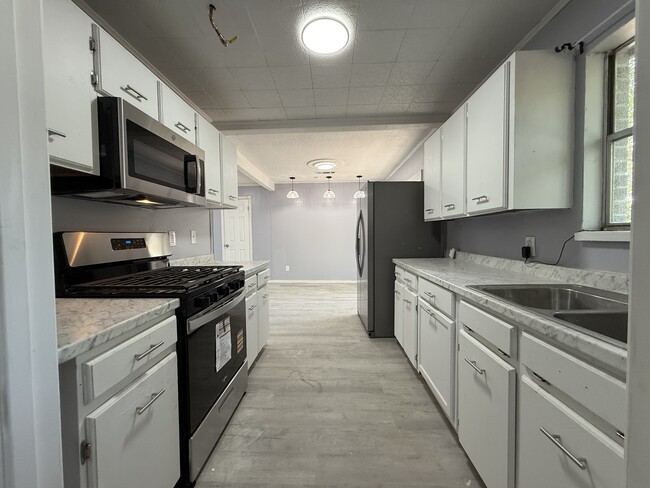 Building Photo - 5736 Shipp Dr