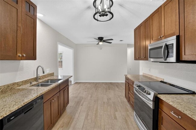 Building Photo - 311 NE 5th St