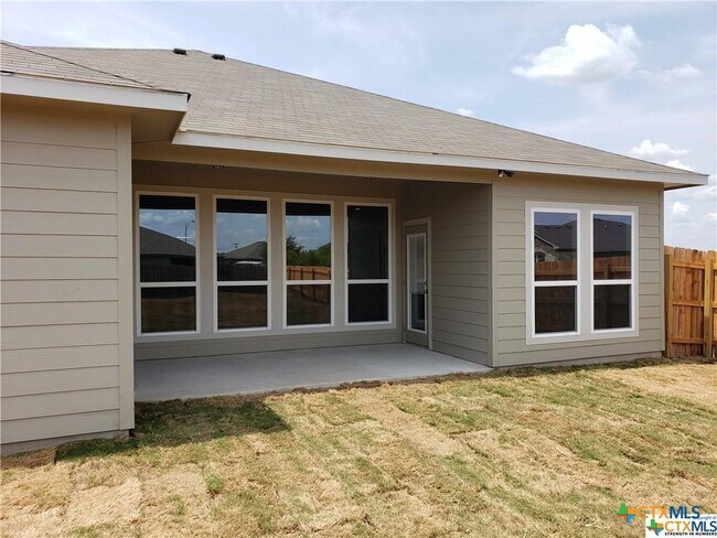 Building Photo - 6127 Fairburn