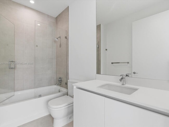 Building Photo - 529 SW 11th St