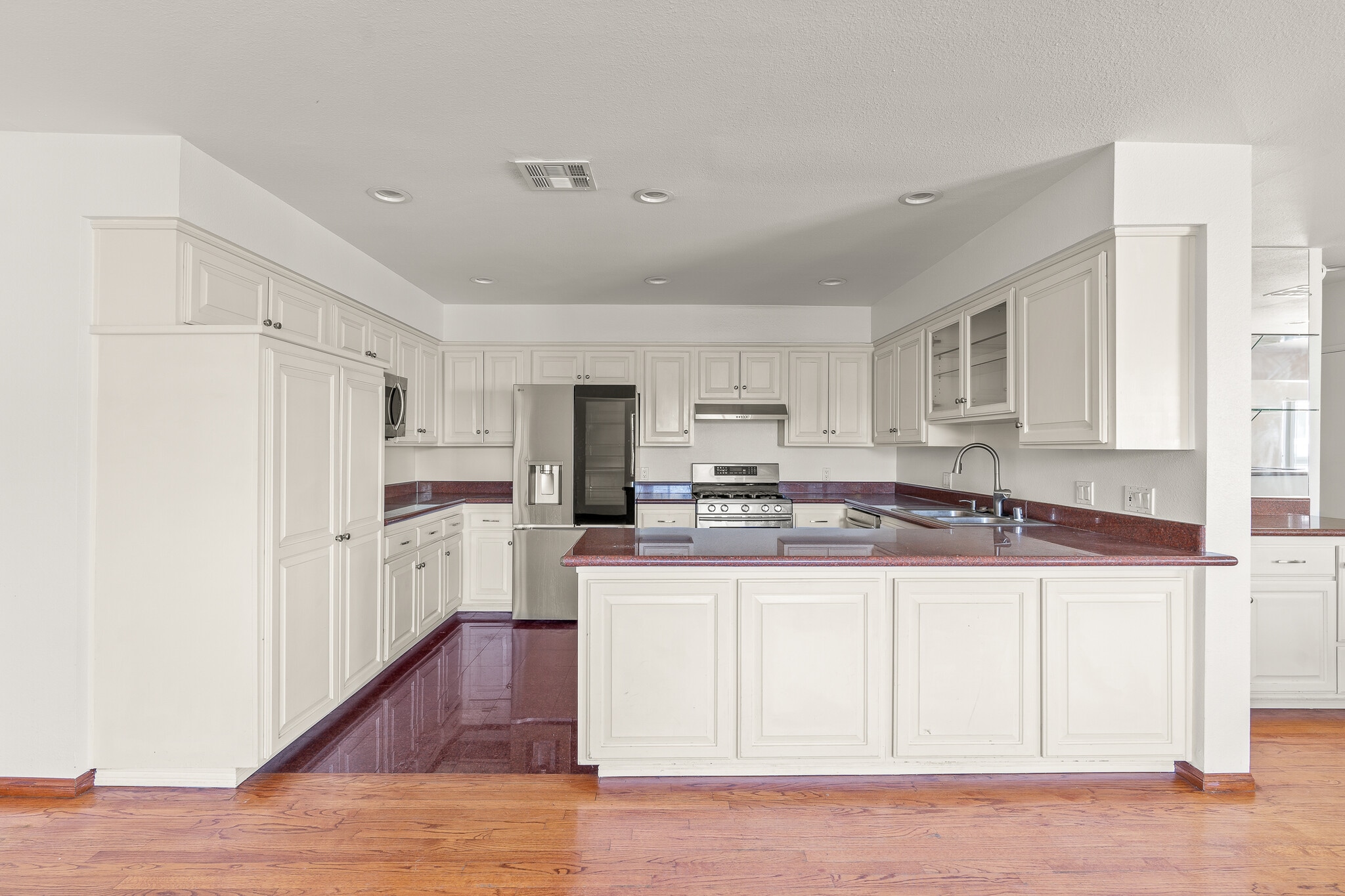 Building Photo - 3962 Oakfield Dr