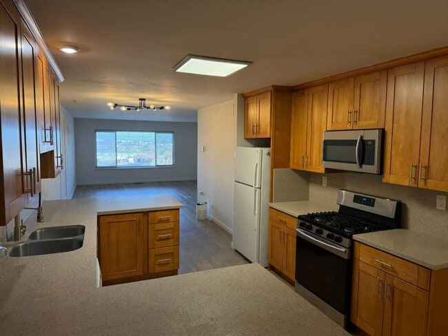 Building Photo - 154 44th Ave