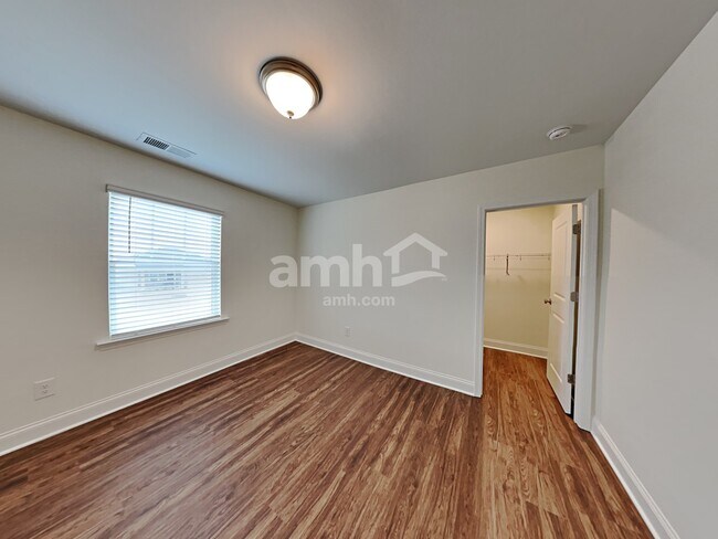 Building Photo - 114 Ashton Dr
