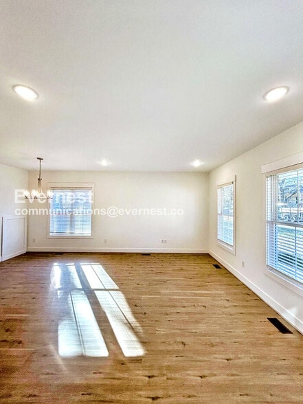 Building Photo - 5214 Campbell Ave