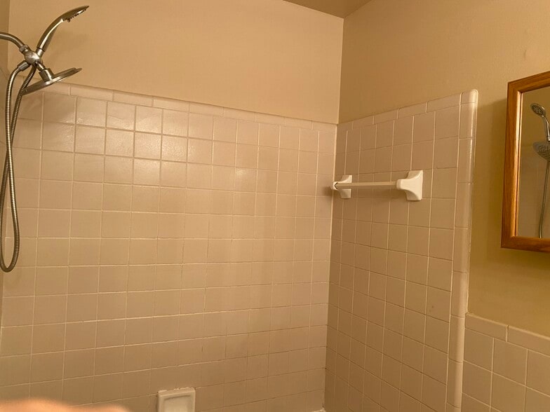 Building Photo - 34119 Garfield Cir