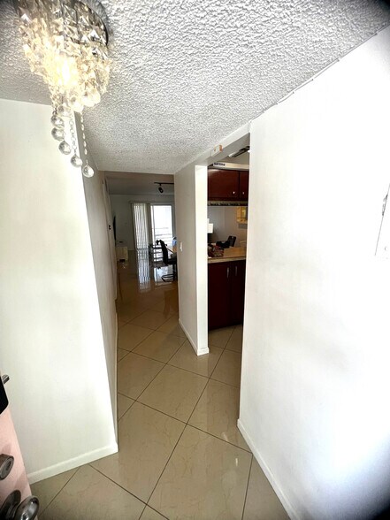 Building Photo - 7610 Stirling Rd