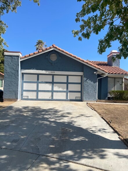 2 Bedroom 2 Baths House For Rent - 3248 E Avenue S2