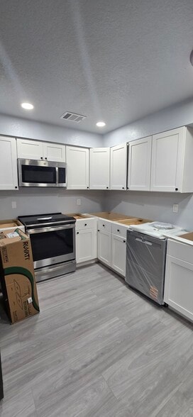 Building Photo - 2044 44th St S