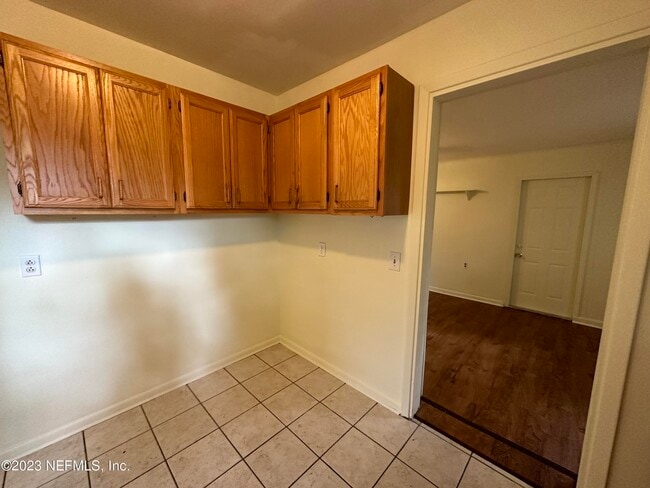 Building Photo - 2131 Goltare Dr