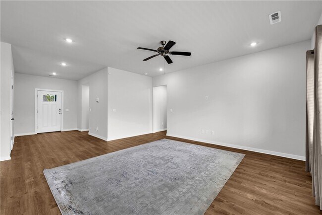 Building Photo - 4411 W Canyon Run Dr