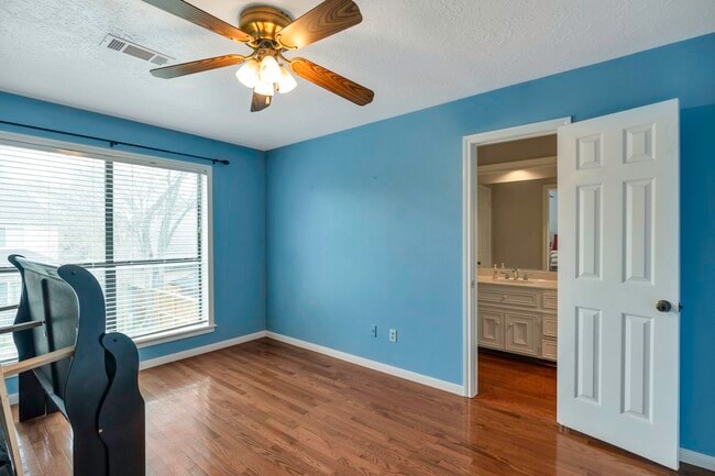 Building Photo - 1126 Crossroads Dr