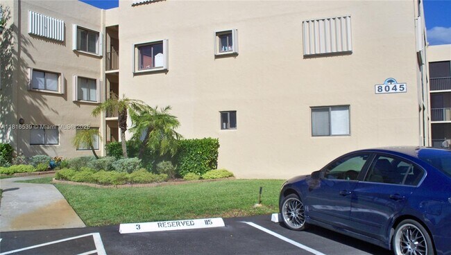 Building Photo - 8045 SW 107th Ave