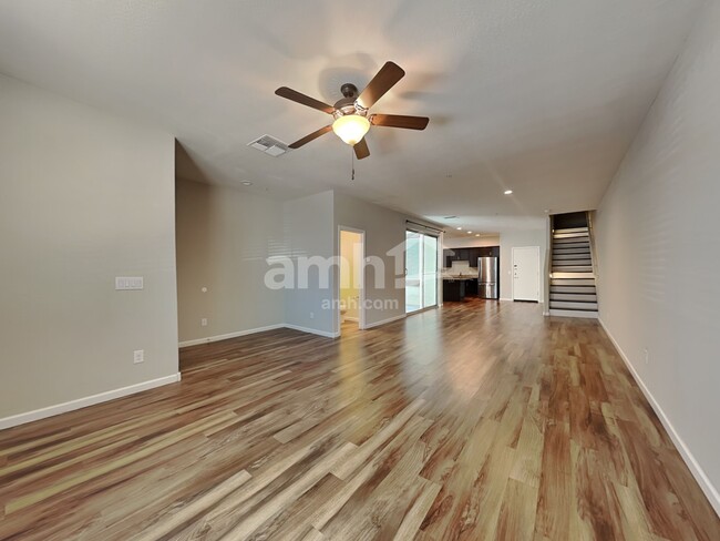 Building Photo - 20709 W Maiden Ln