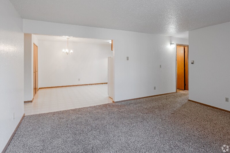 Building Photo - 2609 Goettens Way