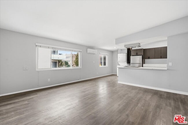 Building Photo - 3320 Pacific Ave