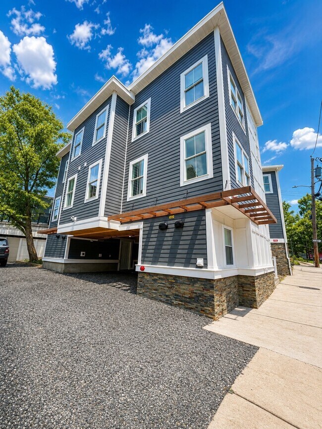 Building Photo - 108 Gilman St