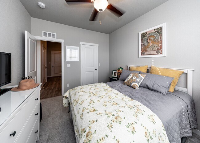 Building Photo - 7877 Buffalo Horn Dr