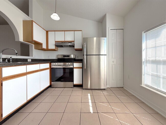 Building Photo - 3/2 Home with a 1-Car Garage in Apopka