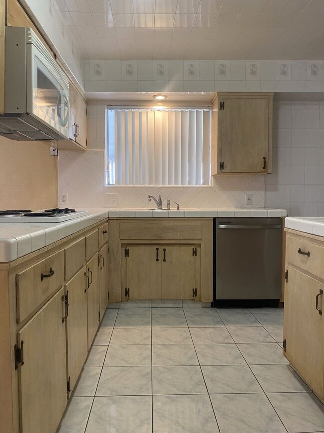 Building Photo - What if your happy place was home?