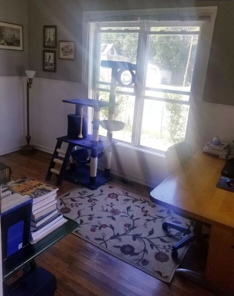 Building Photo - 1204 S Fern St