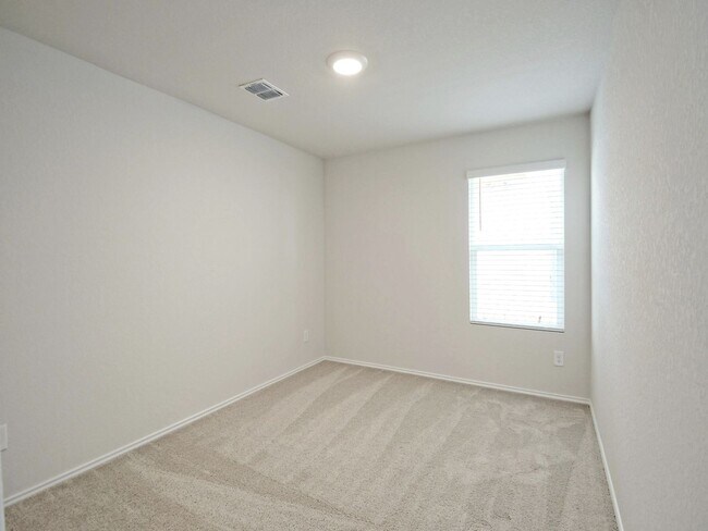 Building Photo - 4 BR/ 2 BA in Seguin - 1612 SF in Arroyo Ranch!