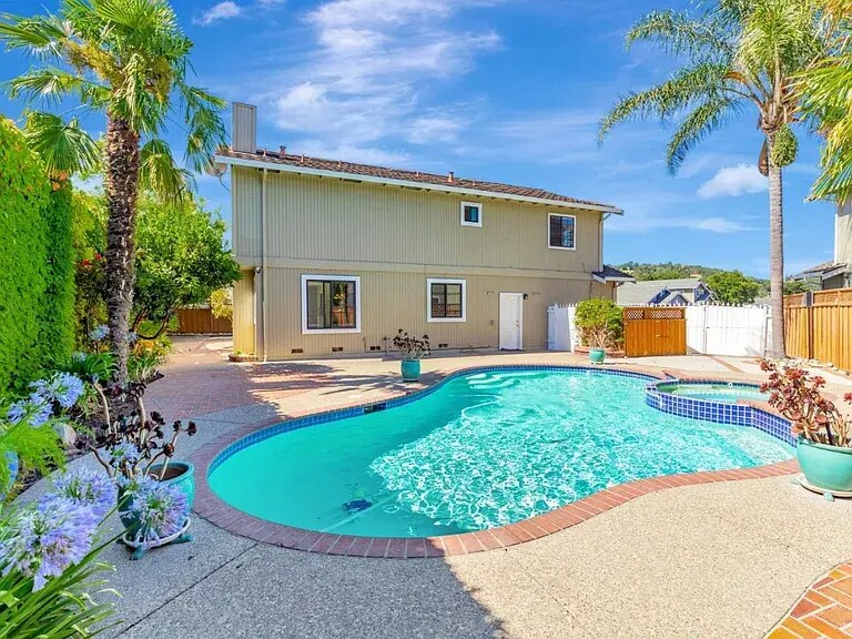 Pool view 2 - 1206 Sycamore Ct