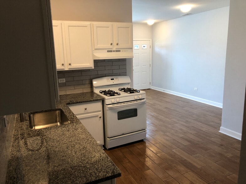 Building Photo - 502 S Oakley Blvd