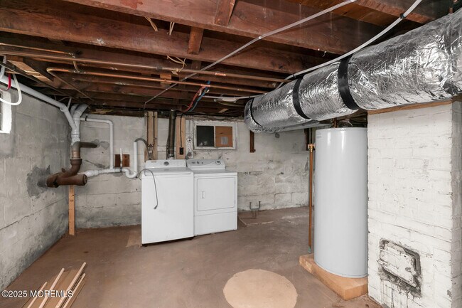 Building Photo - 18 Holly St