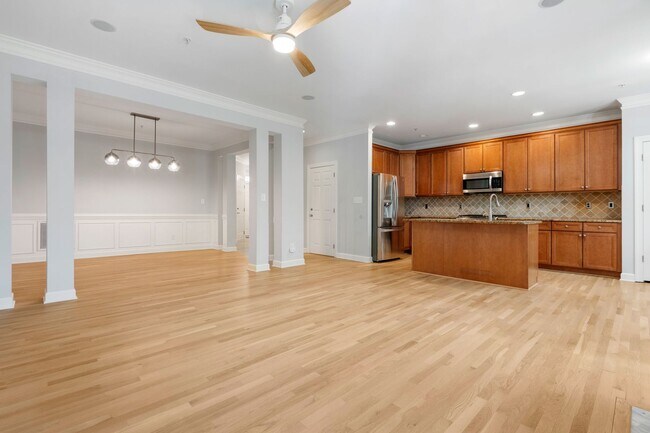 Building Photo - Gorgeous Lake Hogan Farms townhome available NOW!