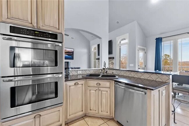 Building Photo - 38 Riviera Dr