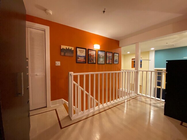 Building Photo - 219 Bloomfield St