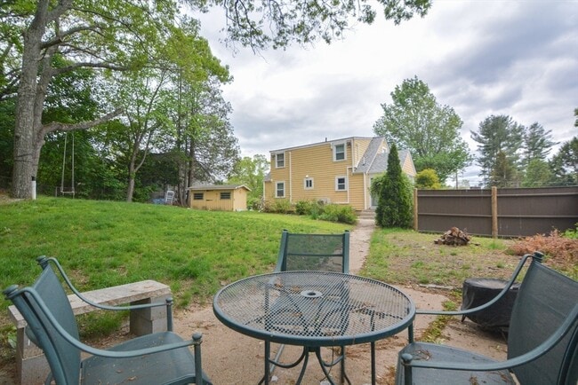 Building Photo - 8 Roberts Rd