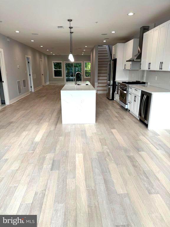 Building Photo - 1835 Providence St NE