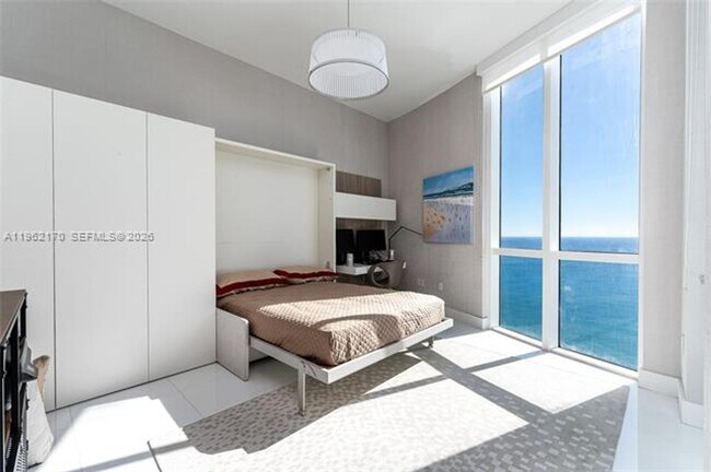 Building Photo - 15901 Collins Ave