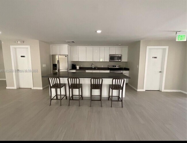 Building Photo - 8005 SW 107th Ave