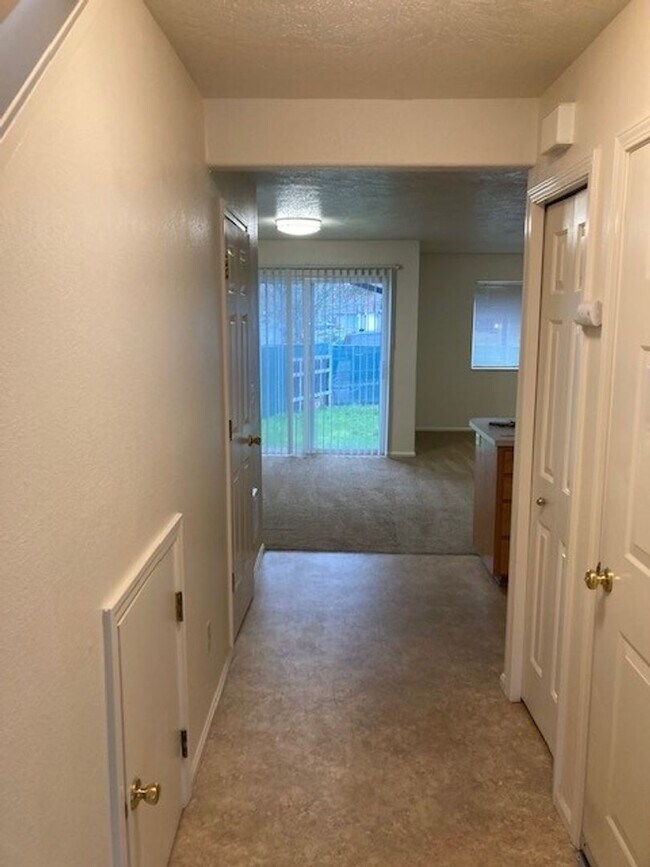 Building Photo - 2793 S Cloverleaf Loop
