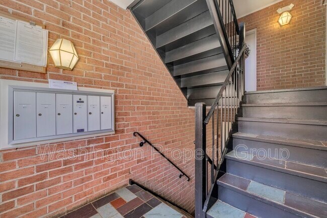 Building Photo - 736 Quince Orchard Blvd