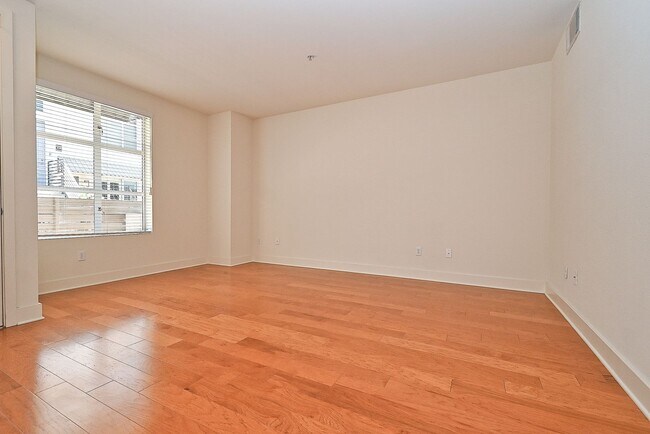 Building Photo - COMING SOON $2,650- CUTEST CONDO IN DOWNTO...