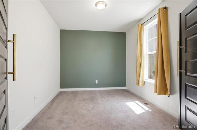 Building Photo - 901 Sandstone Cir
