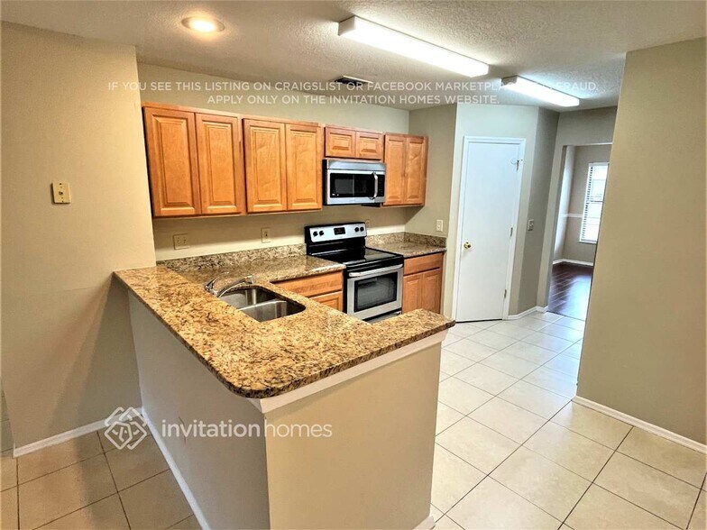 Building Photo - 512 W Springtree Way