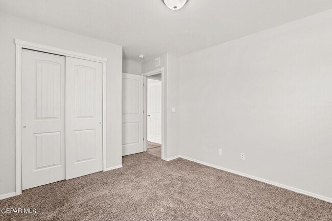 Building Photo - 778 Lemington St