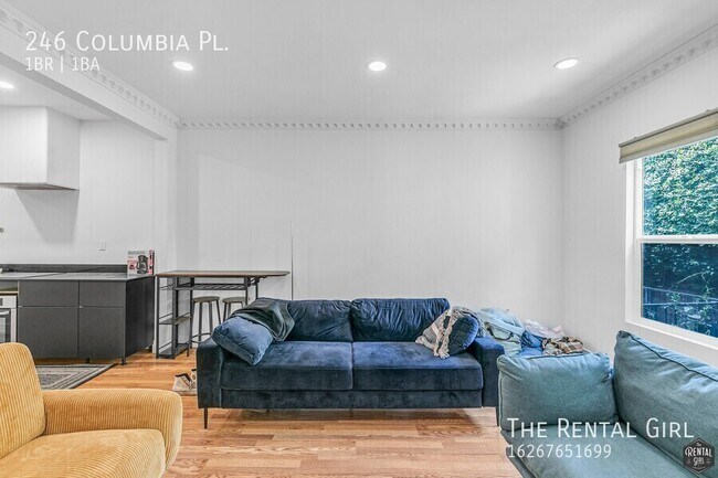 Building Photo - 246 Columbia Pl