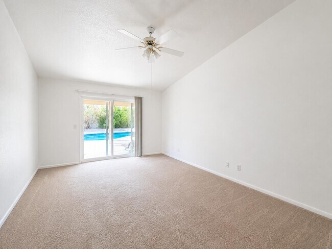 Building Photo - 68412 Descanso Cir