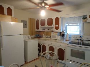 Building Photo - 1335 Simpson Ave