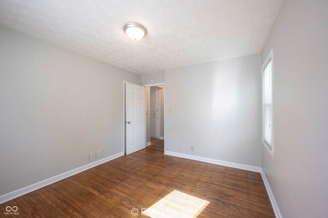 Building Photo - 1716 E 46th St