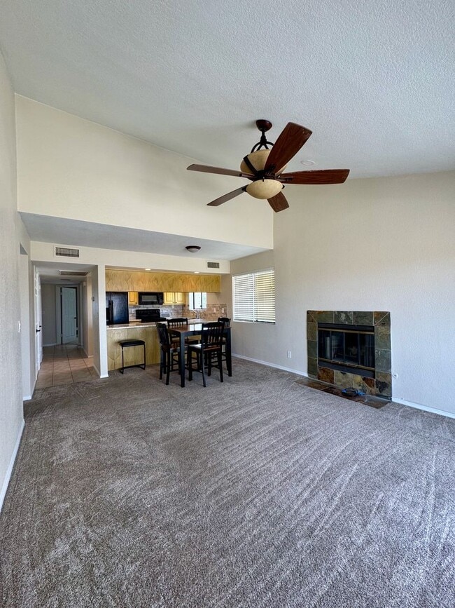 Building Photo - 3-Bedroom Condo with Spectacular Views in Riverview Bluffs