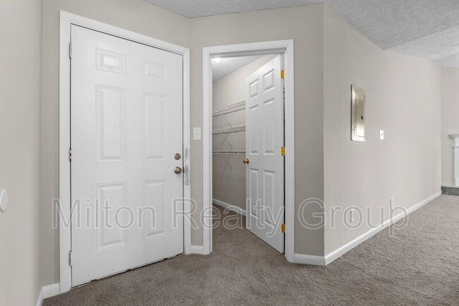 Building Photo - 6748 Willowbrook Dr