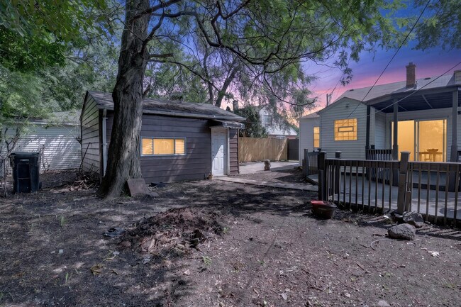 Building Photo - 9722 S Merrion Ave