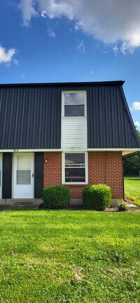 Building Photo - Two Bedroom Townhouse